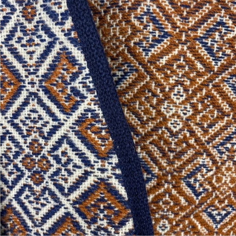 Caerwys Clothes 100% Pure Wool Cape Waistcoat Tapestry Design Vintage 1970s OSFA - Picture 6 of 10